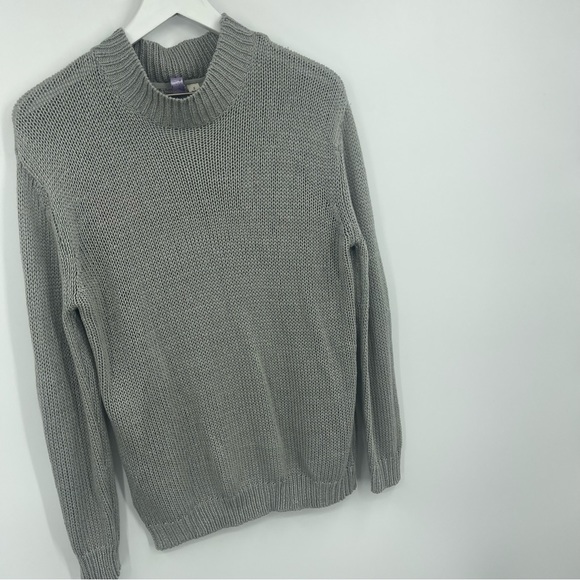 Francesca’s Gray Boho Cable Knit Elbow Patch Sweater Size Small - Picture 2 of 8